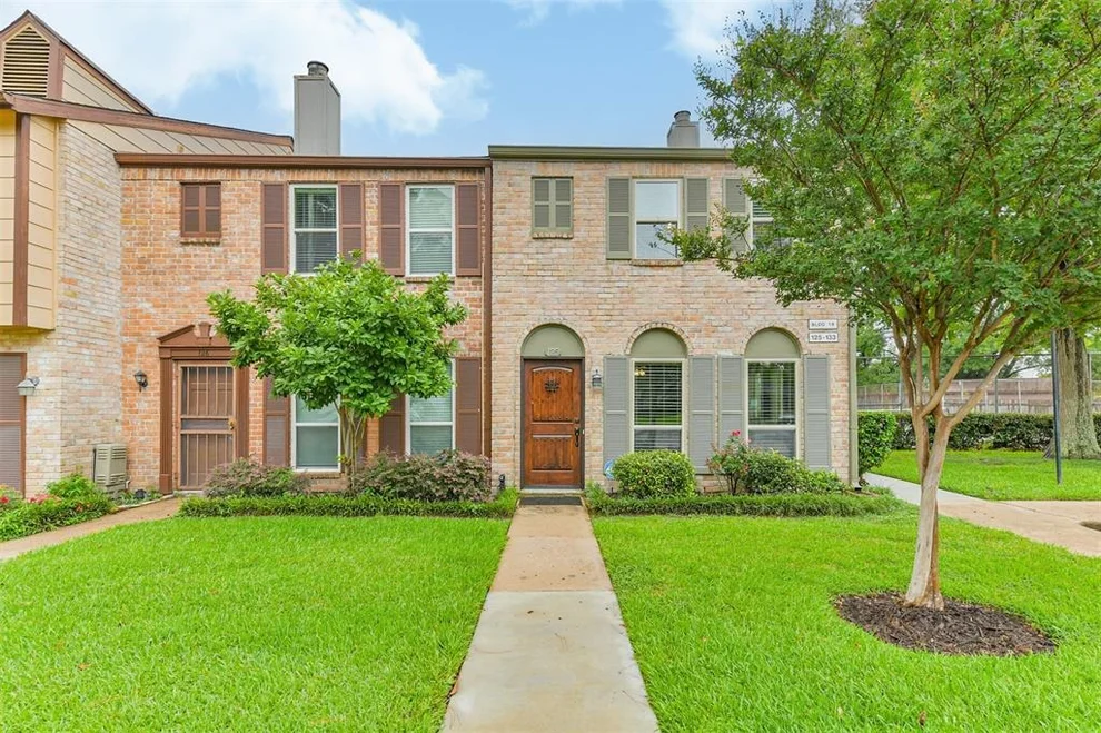 Unit for sale at 5801 Lumberdale Road, Houston, TX 77092