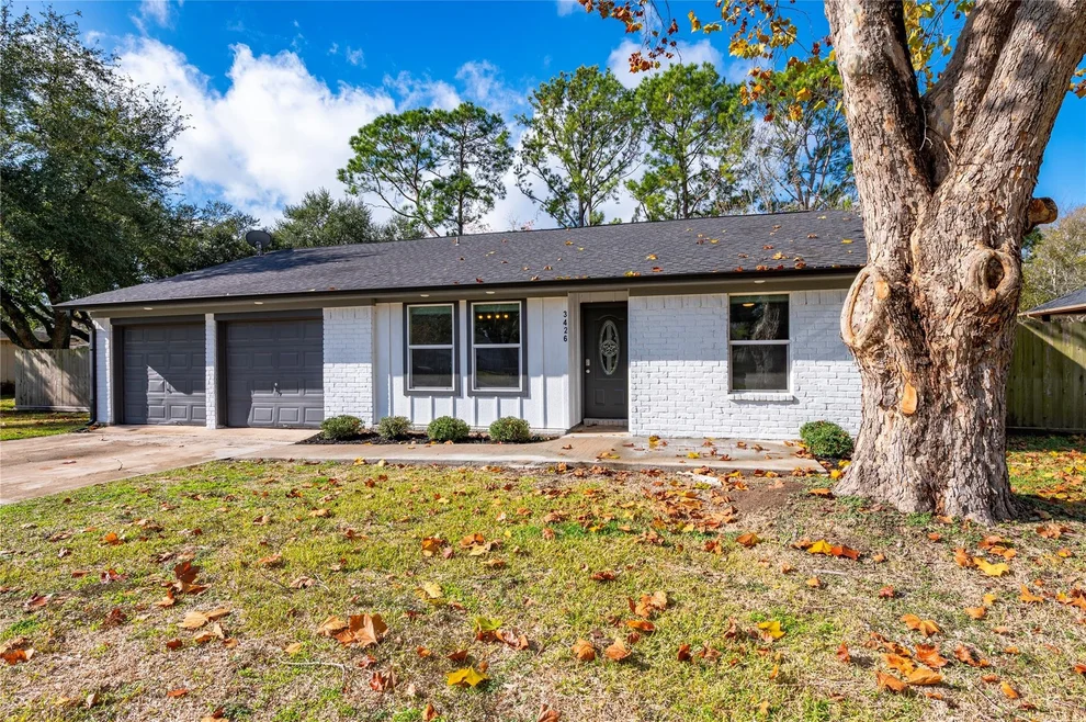 Unit for sale at 3426 E Meadow Lane, Dickinson, TX 77539