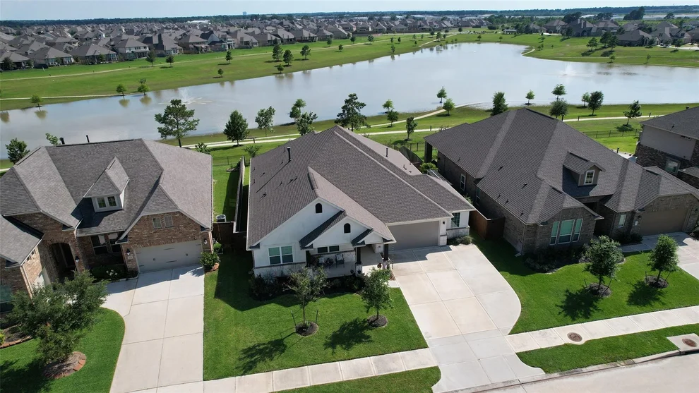 Unit for sale at 7335 Laguna Lake Drive, Spring, TX 77379