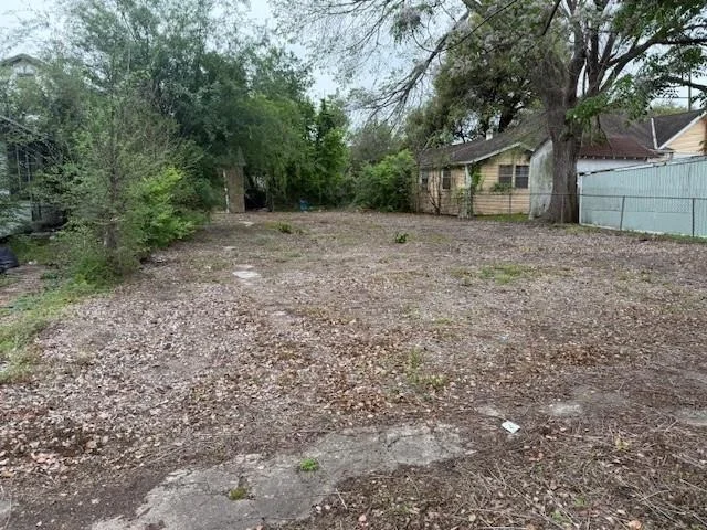 Unit for sale at 3417 Live Oak Street, Houston, TX 77004
