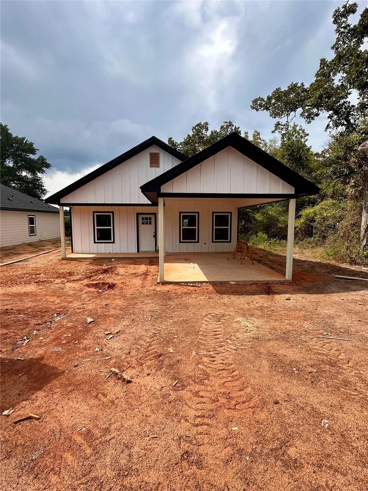 Unit for sale at 614 Oak Street, Longview, TX 75601