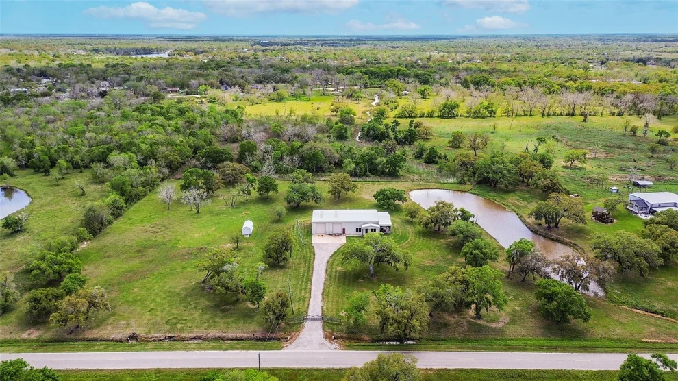 Unit for sale at 2607 County Road 519, Brazoria, TX 77422