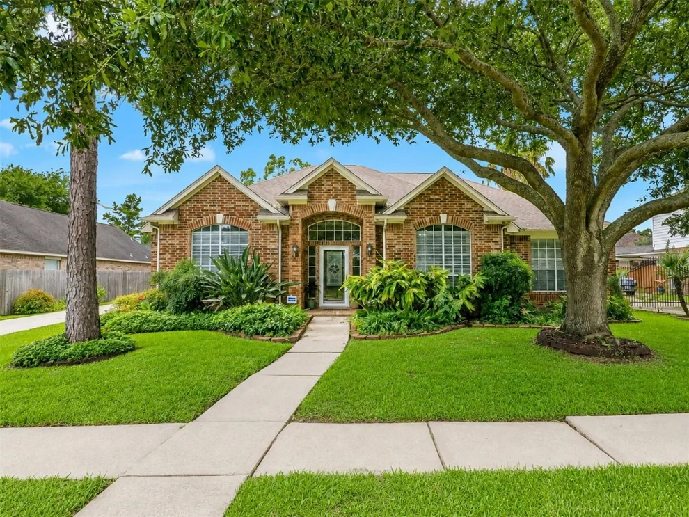 Unit for sale at 8403 Castle Pond Court, Houston, TX 77095