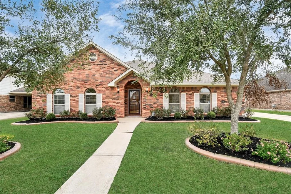Unit for sale at 6823 Davy Crockett Drive, Manvel, TX 77578