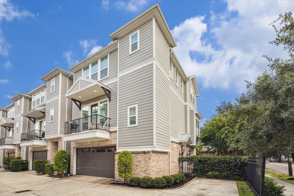Unit for sale at 1530 Yale Street, Houston, TX 77008