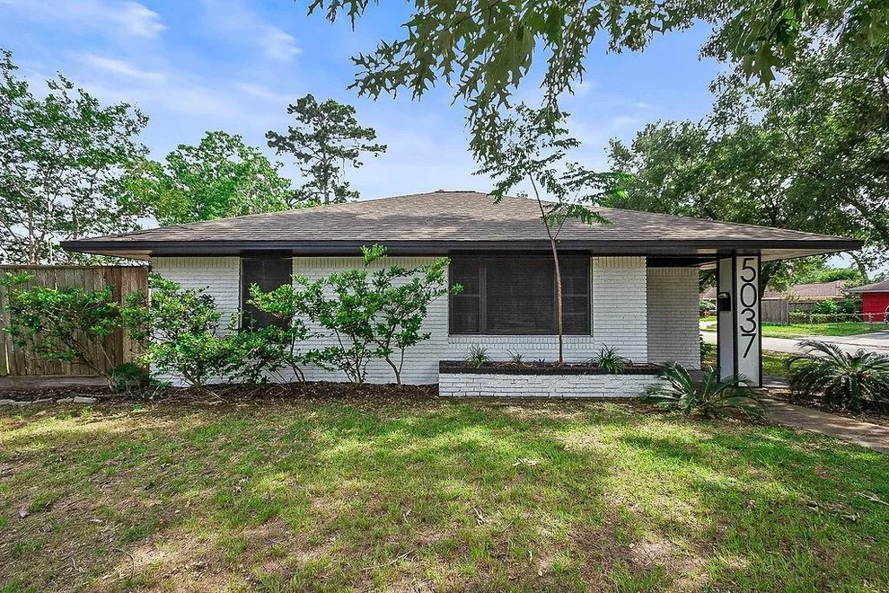 Unit for sale at 5037 W 43rd Street, Houston, TX 77092