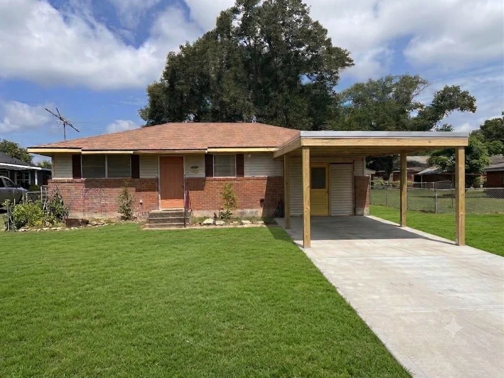 Unit for sale at 432 N Holland Street, Bellville, TX 77418