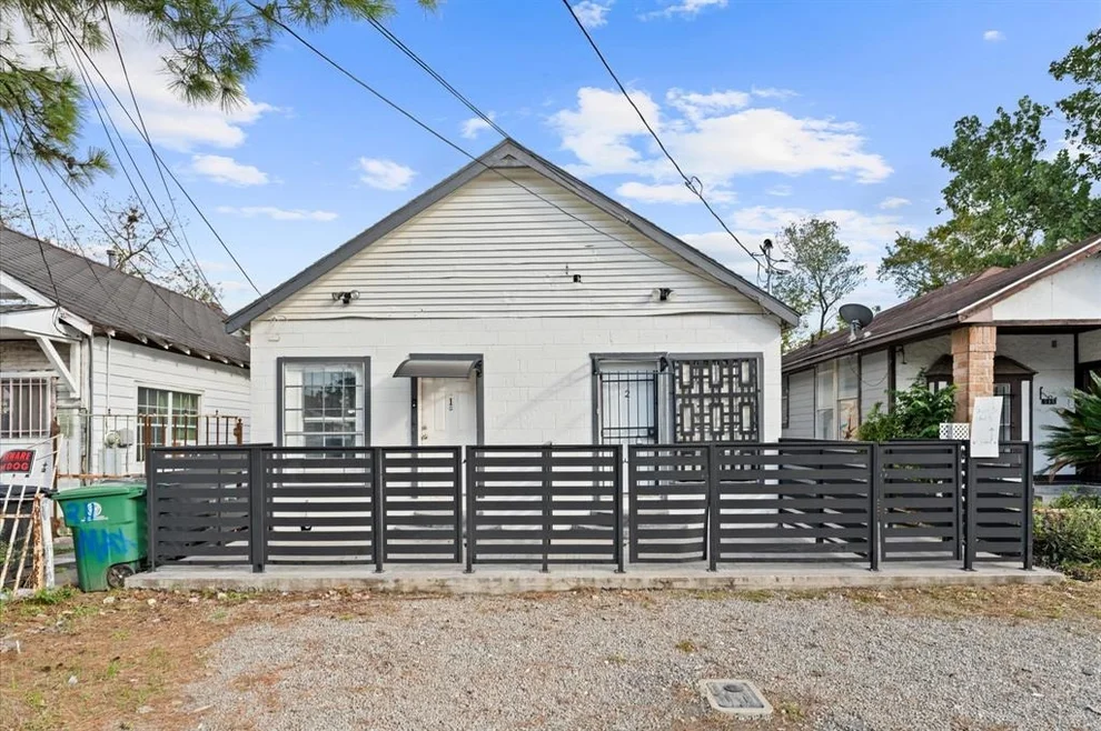 Unit for sale at 213 Super Street, Houston, TX 77011