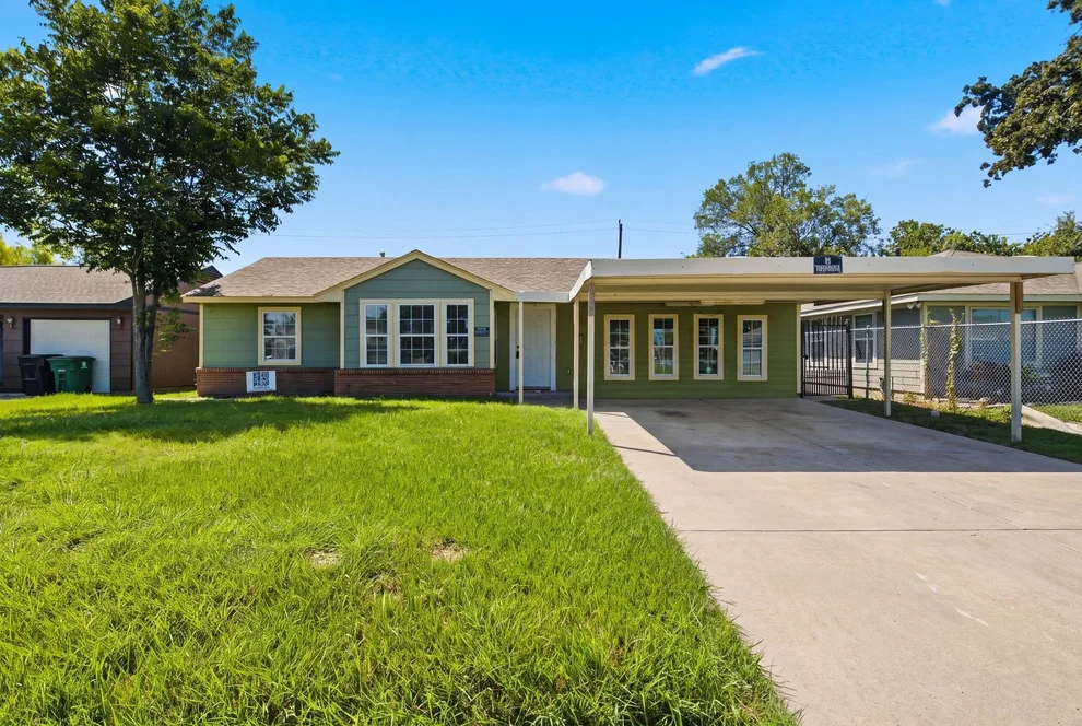 Photo of 702 Redondo Drive, Houston, TX 77015