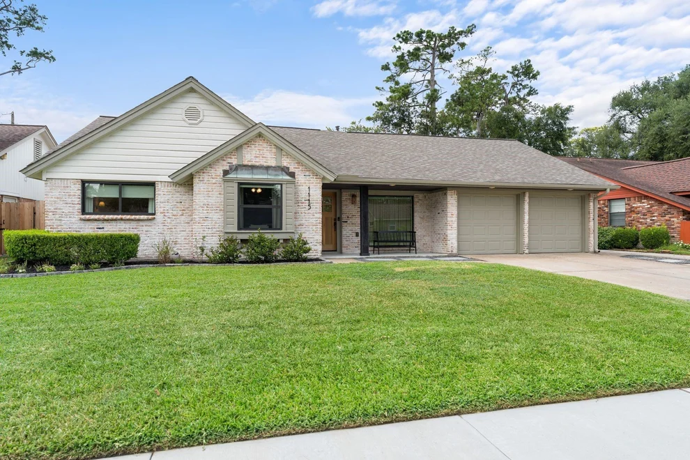 Unit for sale at 1115 Chamboard Lane, Houston, TX 77018