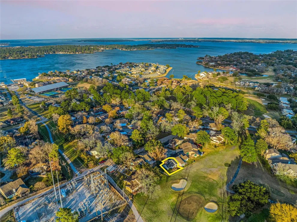 Unit for sale at 60 April Village, Conroe, TX 77356