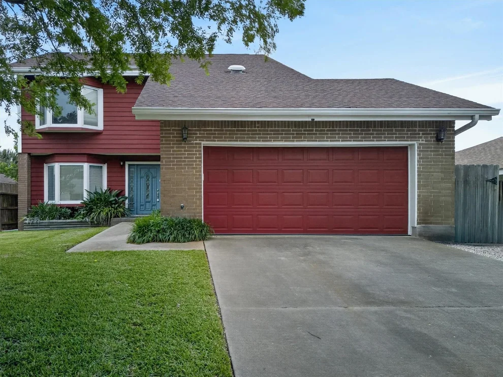 Unit for sale at 3213 Kleinmann Avenue, Galveston, TX 77551