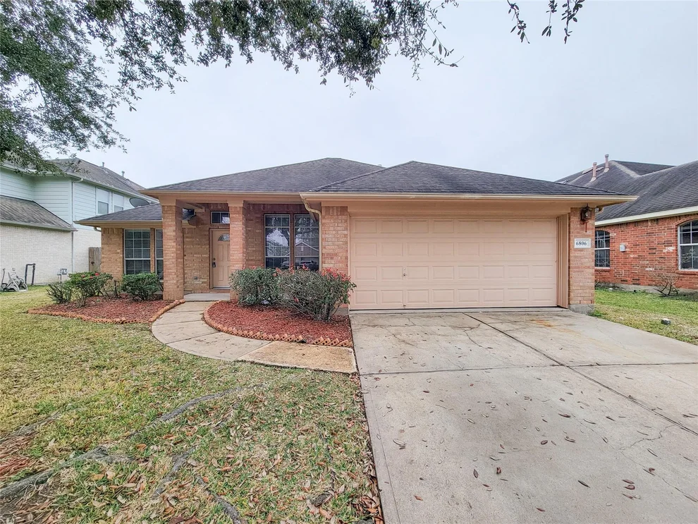 Unit for sale at 6806 Haley Court, Pearland, TX 77584