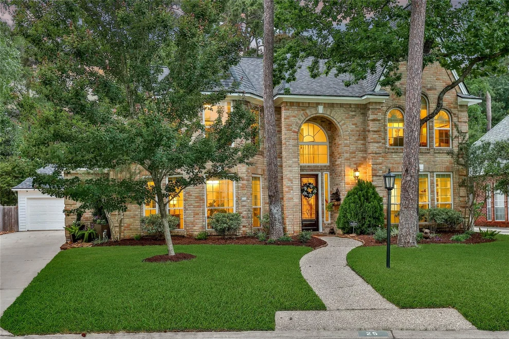 Unit for sale at 25 Berry Blossom Drive, The Woodlands, TX 77380