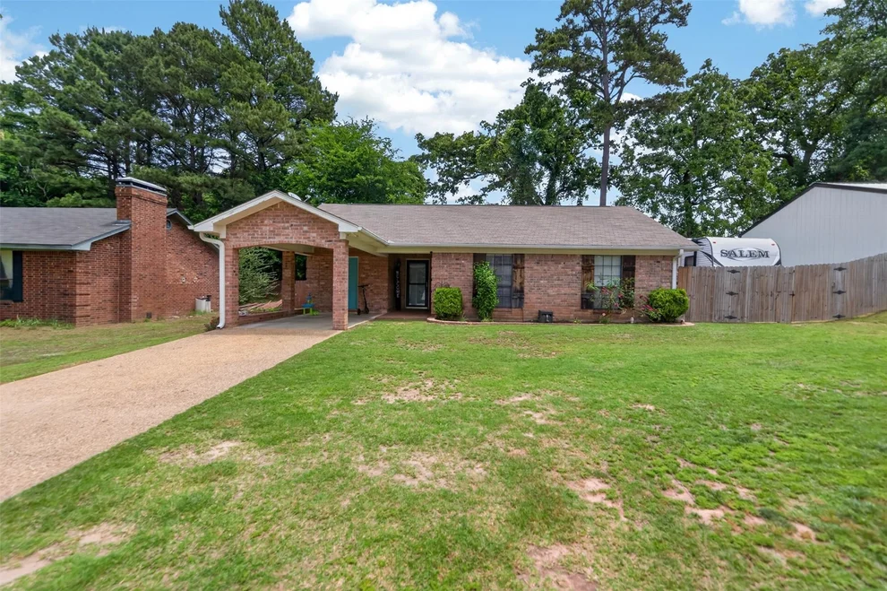 Unit for sale at 20351 Eastern Hills Drive, Flint, TX 75762