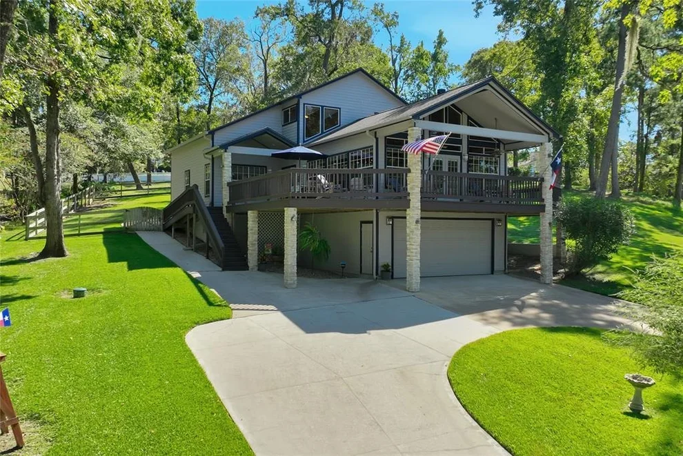 Unit for sale at 120 Lake Oaks Boulevard, Coldspring, TX 77331