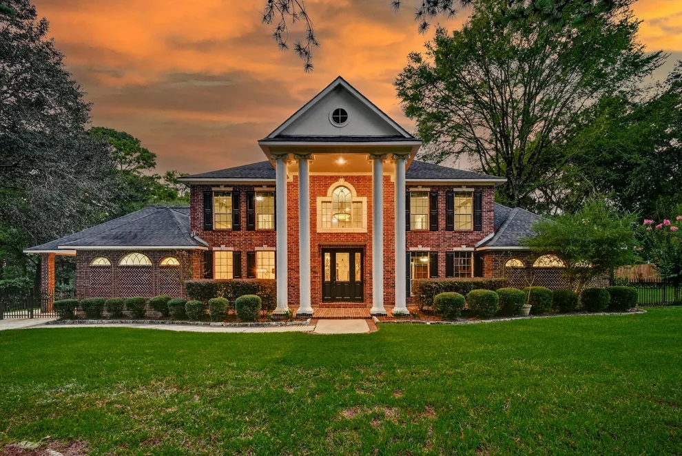 Unit for sale at 15406 Hunters Bend Drive, Tomball, TX 77377