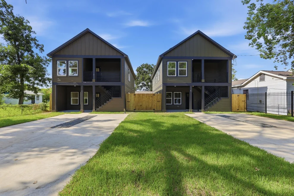 Unit for sale at 2516 Lucky Street, Houston, TX 77088