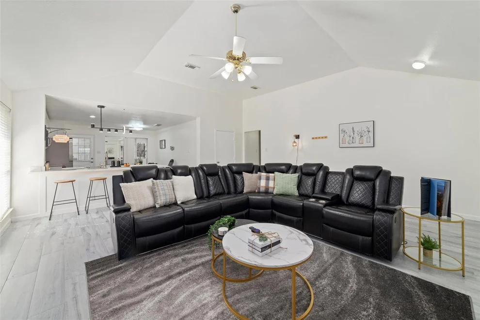 Unit for sale at 3511 Colleen Woods Circle, Houston, TX 77080