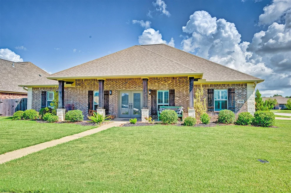 Unit for sale at 308 Rock Rose Lane, Lake Jackson, TX 77566
