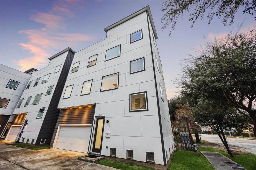 Unit for sale at 1630 W 24th Street, Houston, TX 77008