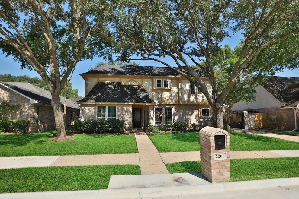 Unit for sale at 2206 Hickory Lawn Drive, Houston, TX 77077