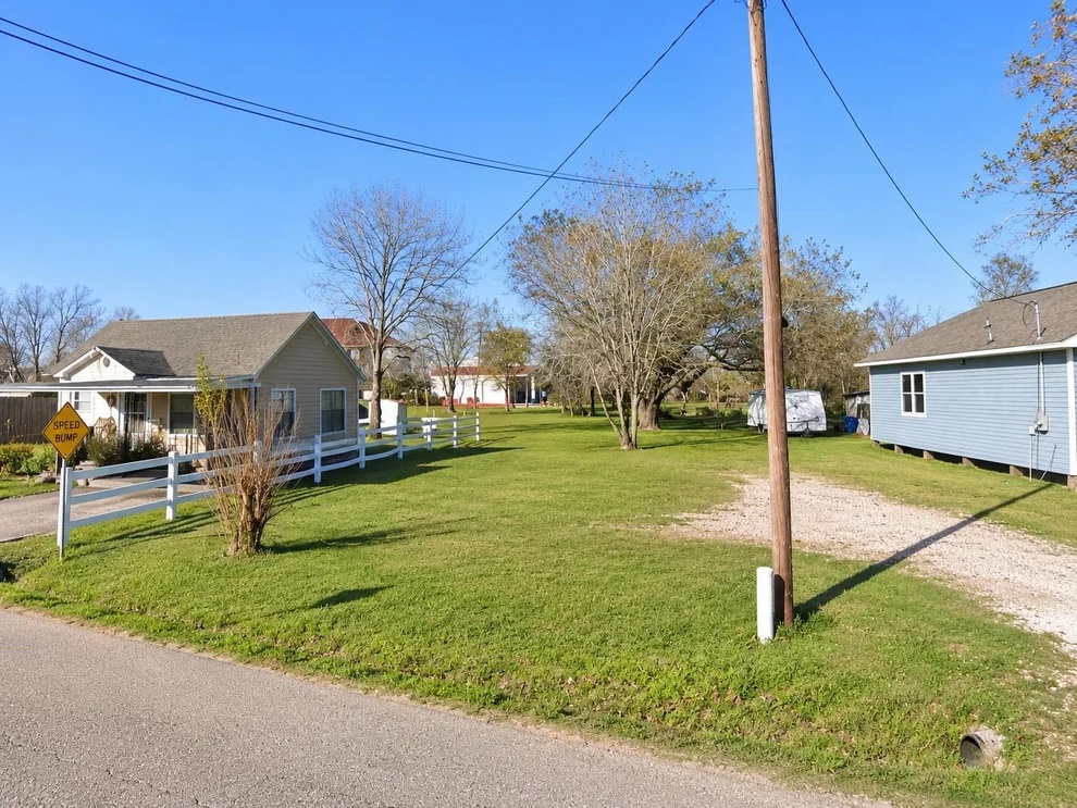 Unit for sale at 0 11th Street, Brookshire, TX 77423