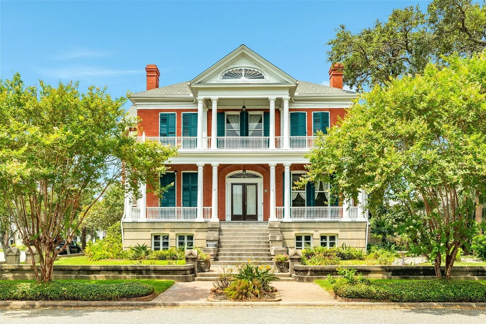 Unit for sale at 1428 Ball, Galveston, TX 77550