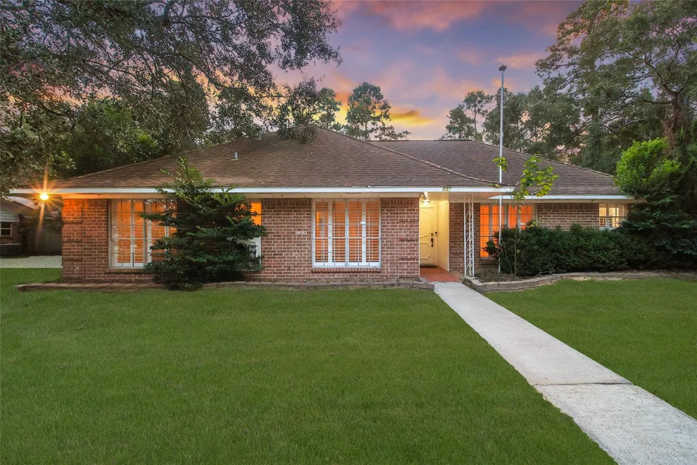 Unit for sale at 347 Maple Lane, Conroe, TX 77304