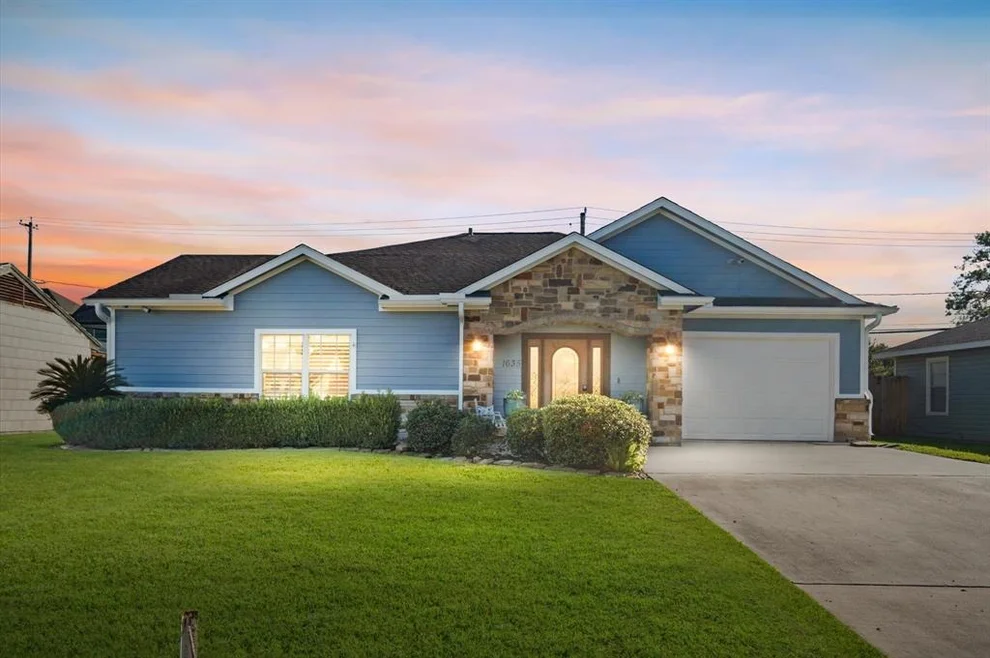 Unit for sale at 1635 Woodcrest Drive, Houston, TX 77018