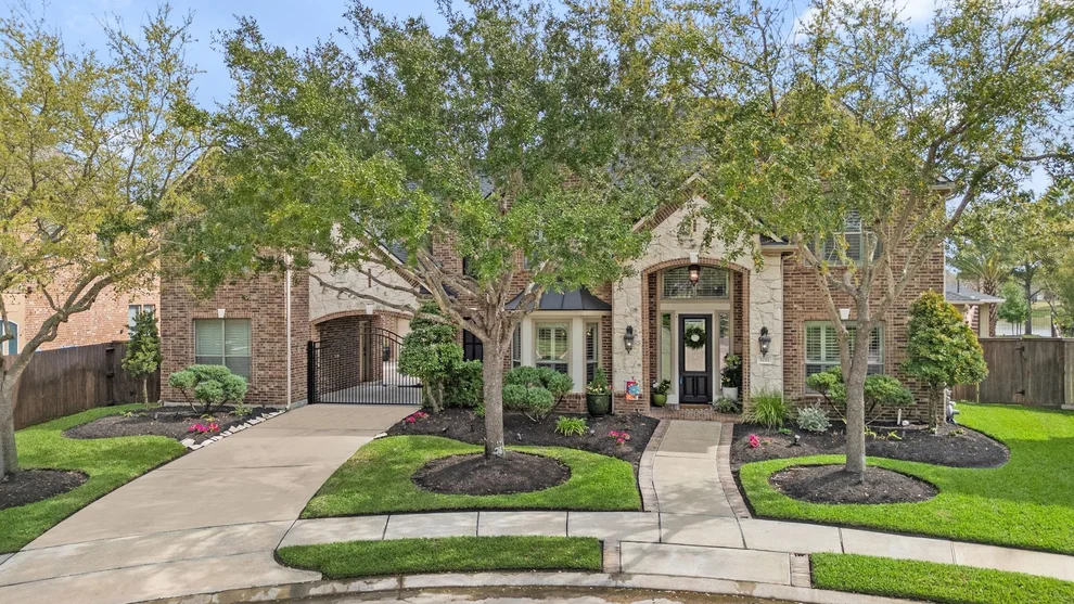 Unit for sale at 3211 Drake Springs Lane, Pearland, TX 77584