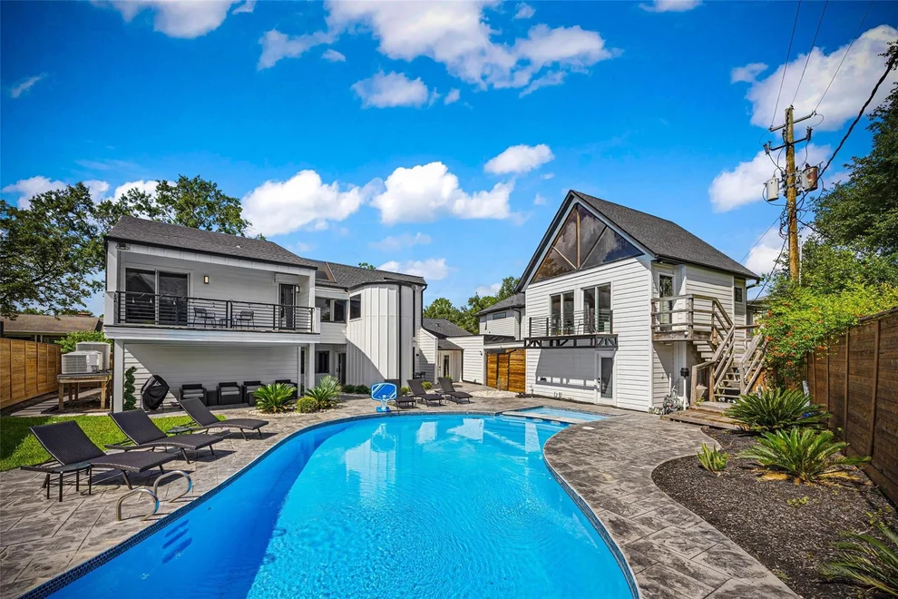Unit for sale at 5122 Glenmeadow Drive, Houston, TX 77096
