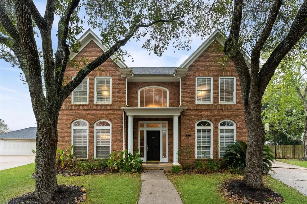 Unit for sale at 1911 Triple Mast Circle, League City, TX 77573