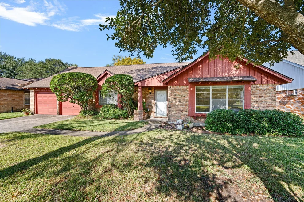 Unit for sale at 10422 Timberoak Drive, Houston, TX 77043