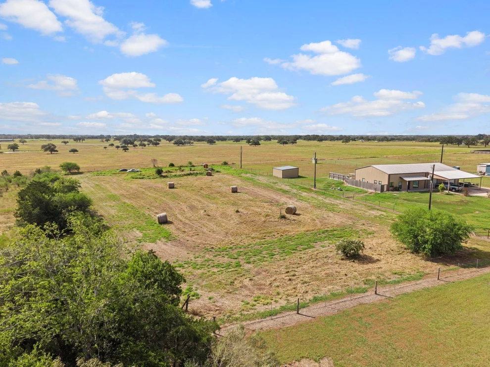 Unit for sale at 150 Private Road 4001, Yoakum, TX 77995