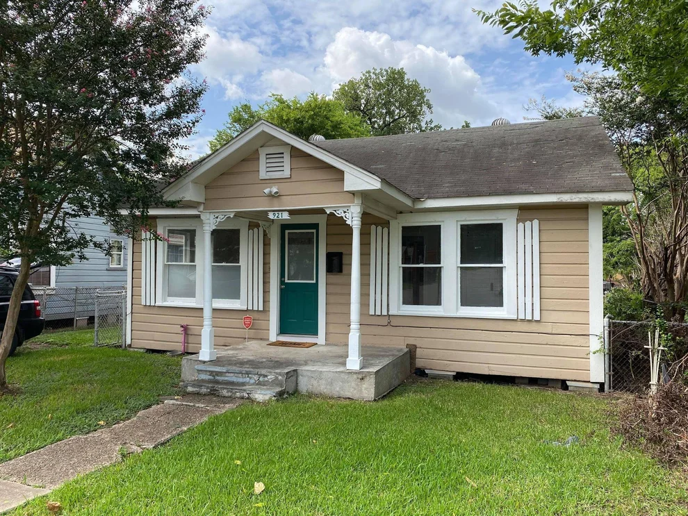 Unit for sale at 921 Booth Street, Houston, TX 77009