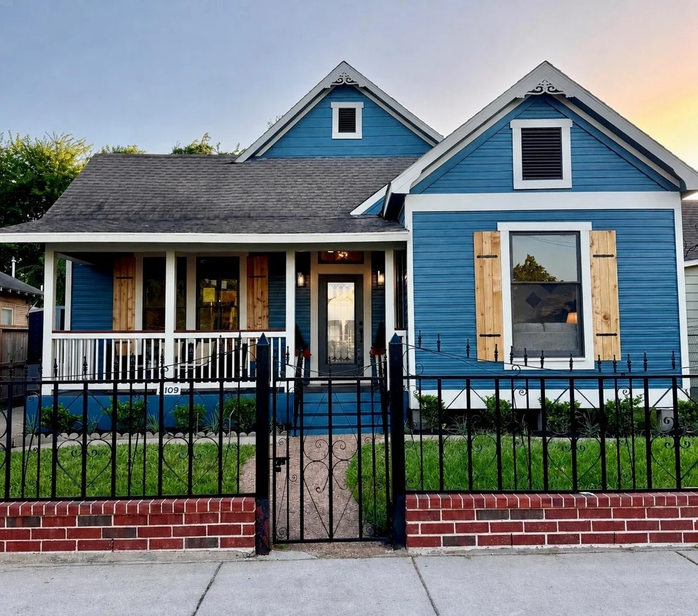 Unit for sale at 2109 Gentry Street, Houston, TX 77009