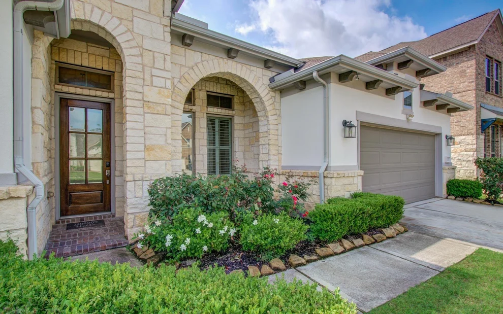 Unit for sale at 6242 Garden Lakes Lane, Sugar Land, TX 77479