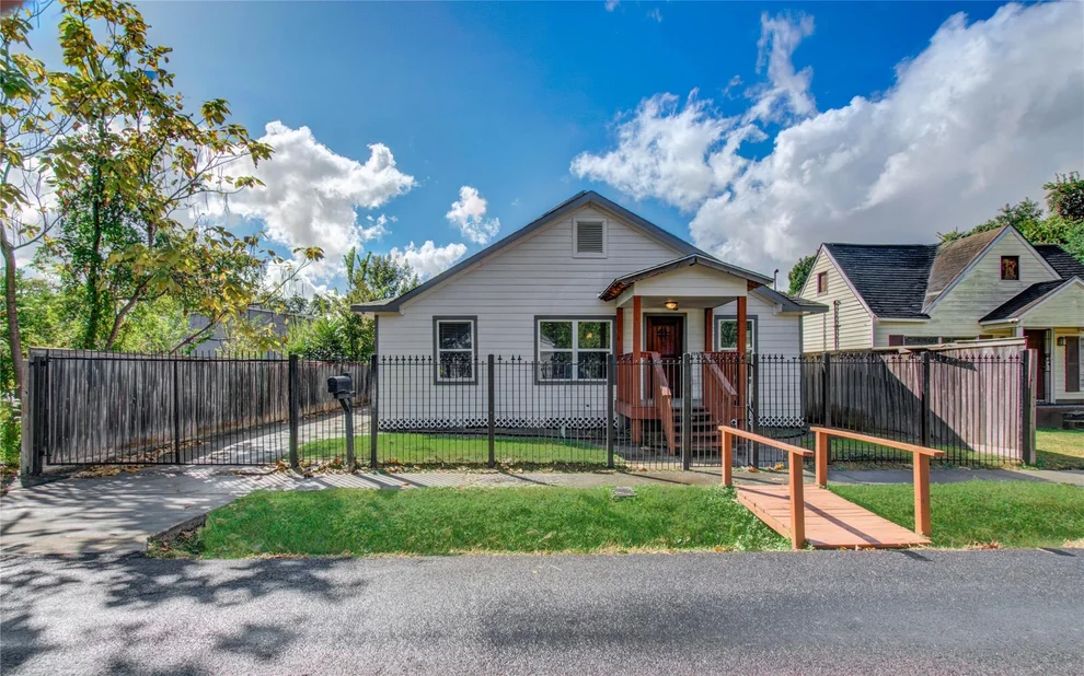 Unit for sale at 3060 Noble Street, Houston, TX 77026