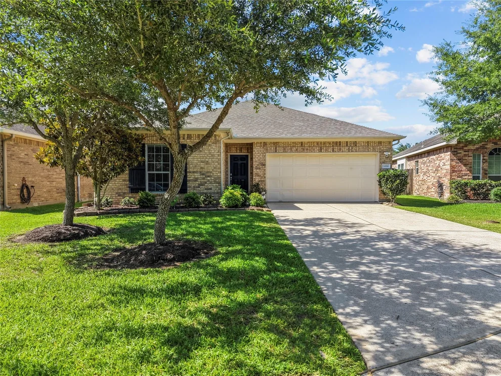 Unit for sale at 3204 Featherwood Lane, Dickinson, TX 77539