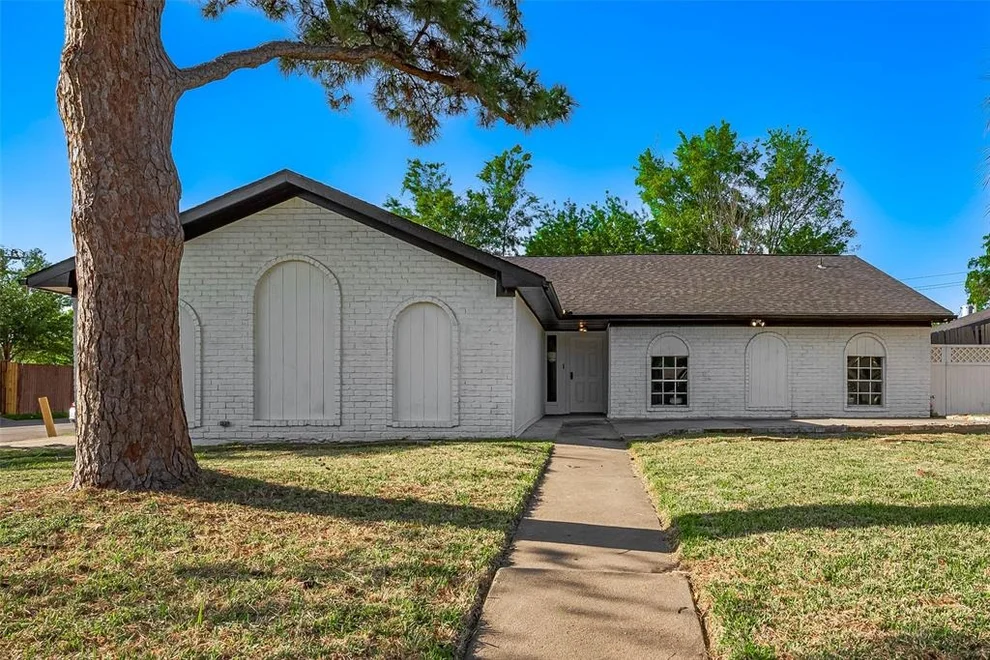 Unit for sale at 11303 Hazen Street, Houston, TX 77072