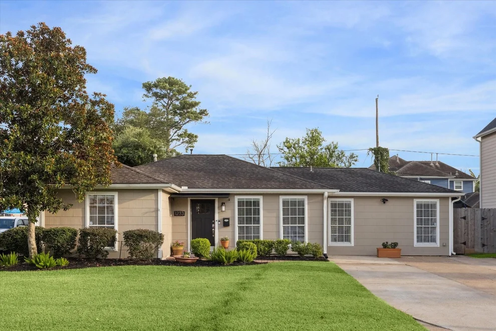Unit for sale at 1233 Lamonte Lane, Houston, TX 77018