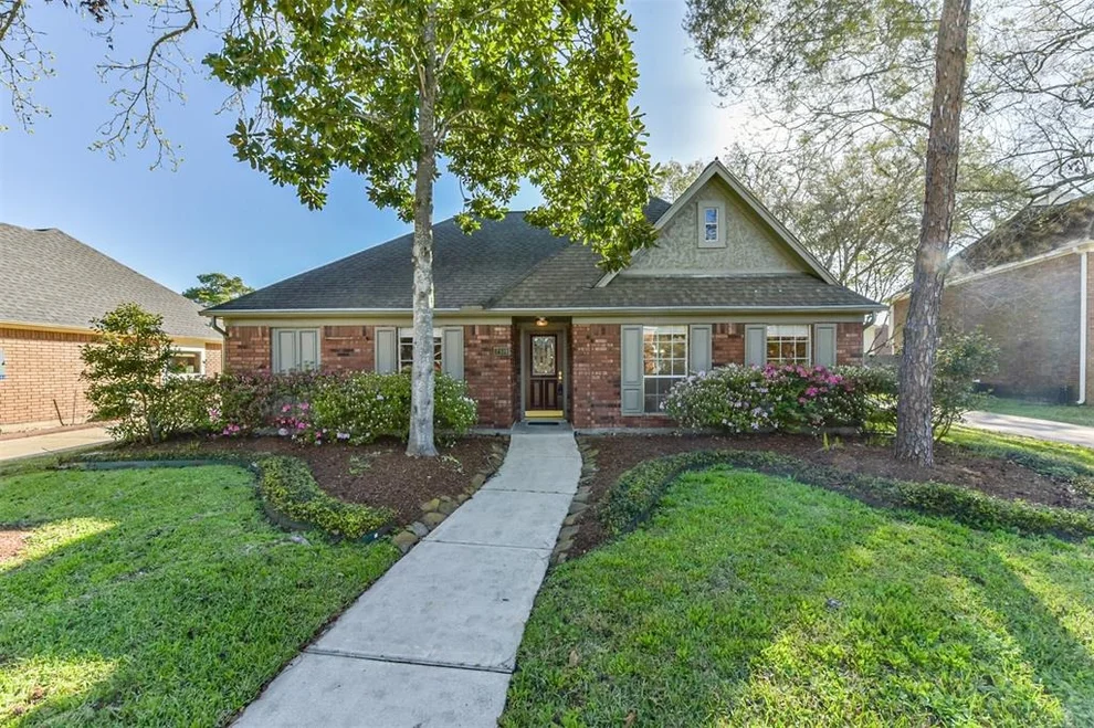 Unit for sale at 2109 Royal Oaks Drive, League City, TX 77573