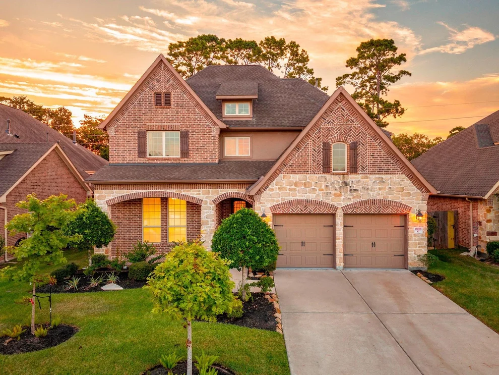 Unit for sale at 13826 Oakdale Glen Trace, Cypress, TX 77429