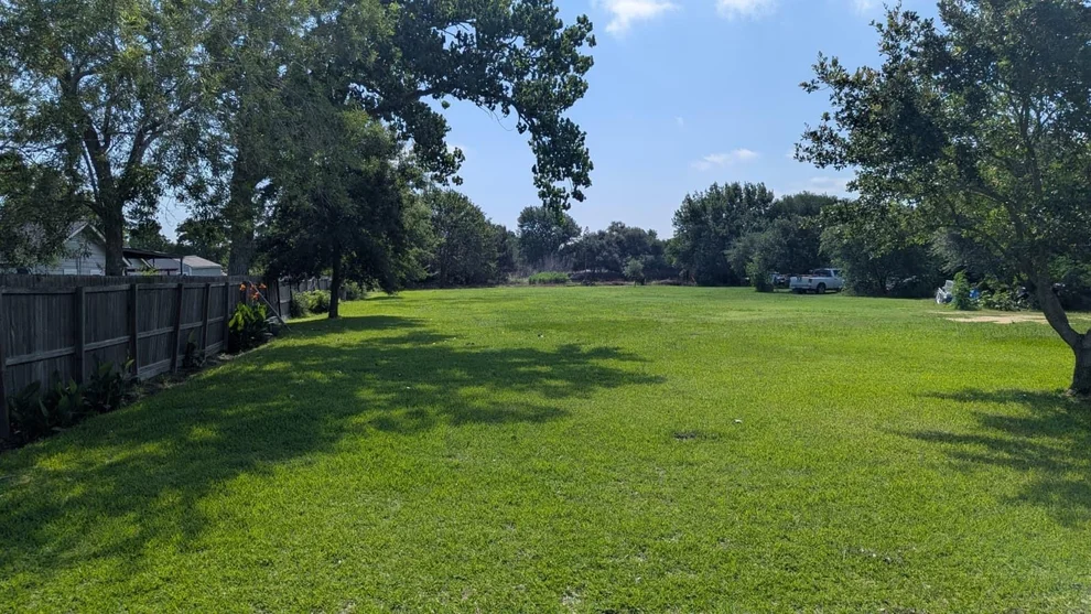 Unit for sale at 13929 Quention Drive, Houston, TX 77045