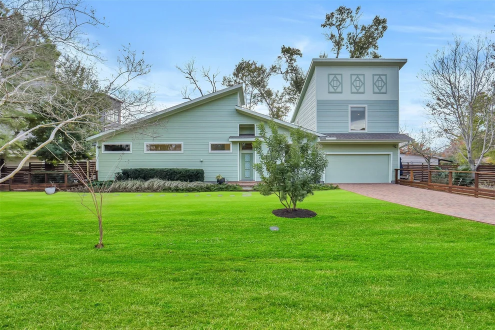 Unit for sale at 1802 W 14th 1/2 Street, Houston, TX 77008