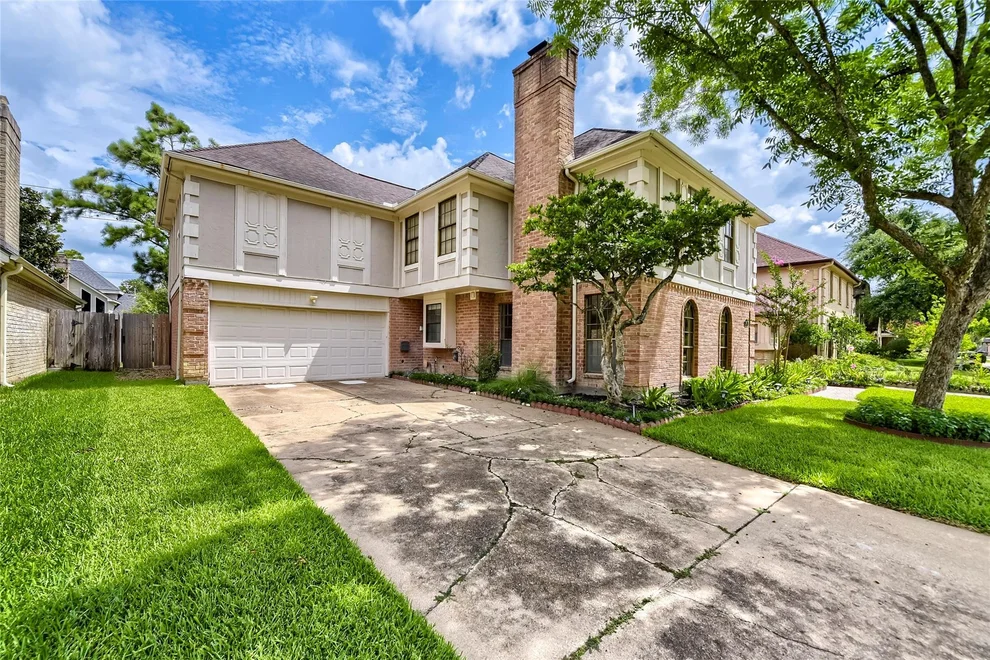 Unit for sale at 11622 Manor Park Drive, Houston, TX 77077