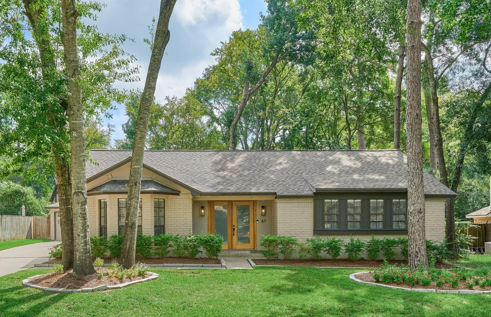Unit for sale at 47 W Torch Pine Circle, The Woodlands, TX 77381