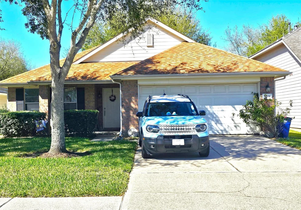 Unit for sale at 3008 Baronsgate Lane, Dickinson, TX 77539