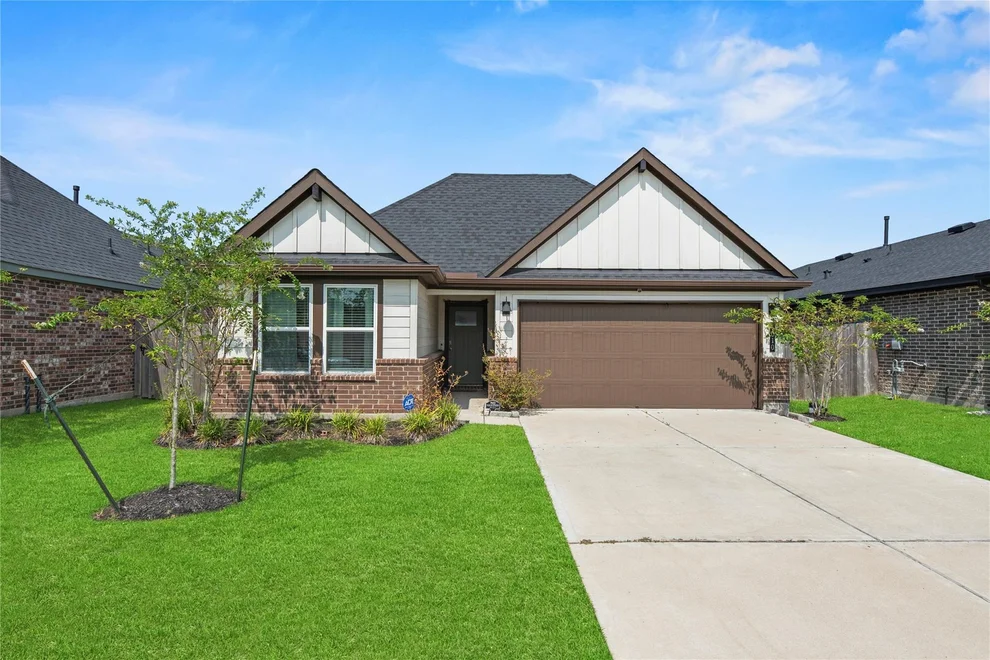 Unit for sale at 5010 Pine Haven Lane, Fresno, TX 77545